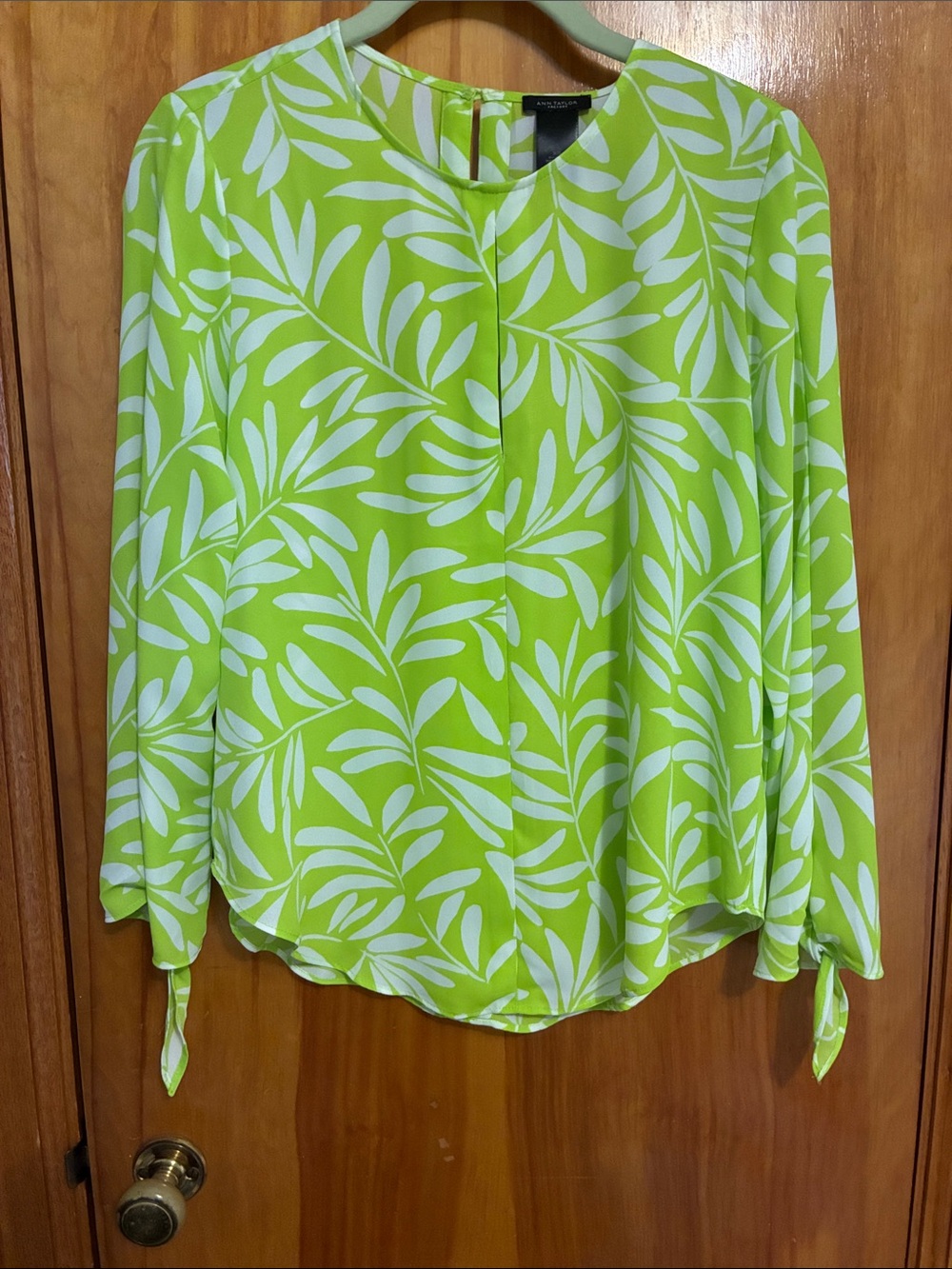Green Leaf Print Long-Sleeve Blouse - Unbranded